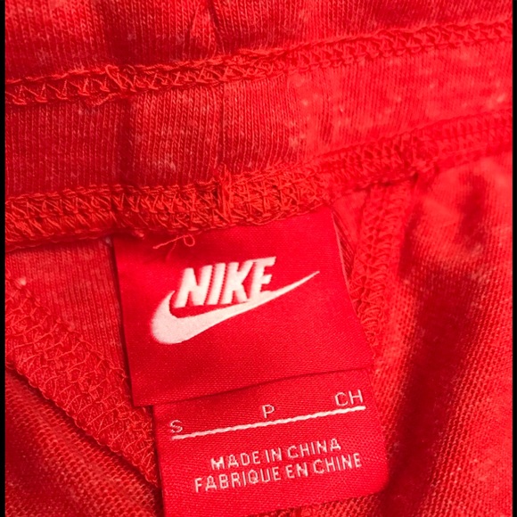 Nike Women’s Shorts - Picture 3 of 3